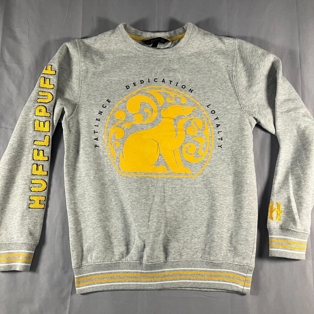 Harry Potter Hufflepuff‎ Womens Small Gray Crewneck Sweatshirt Wizarding World